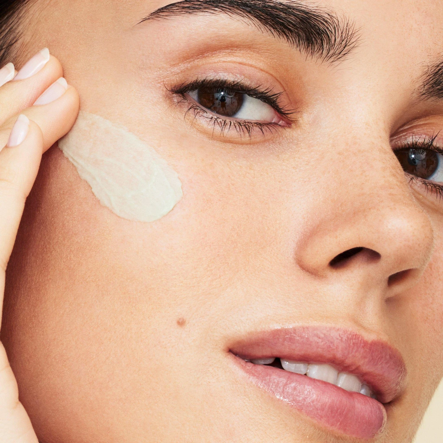 Bareminerals PRIME TIME Redness Reducing Primer 4 Bareminerals PRIME TIME Redness Reducing Primer - Image 2